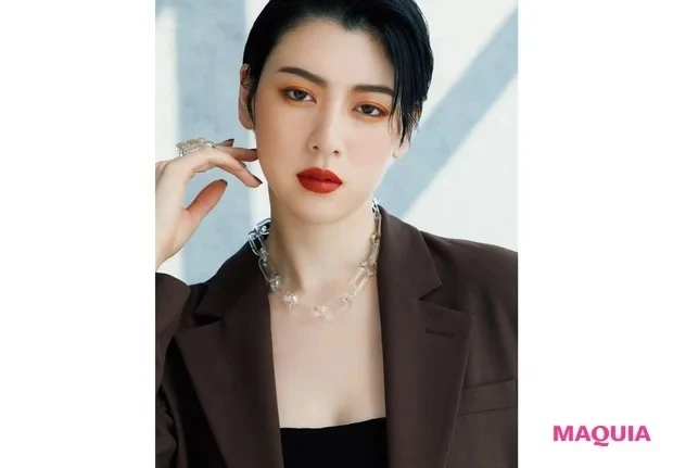 アディクション ザ アイシャドウ パレットを使ったイエローメイク_陰影でみせる「ハンサムFace」_1