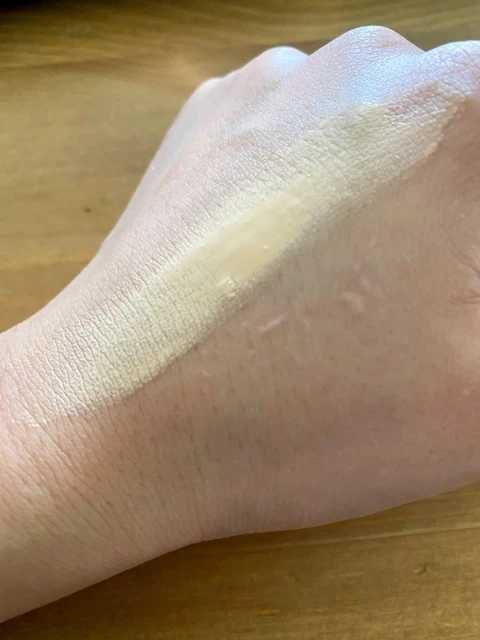 【ずぼらでも大丈夫だよ】スキンケア感覚で使えるアスタリフト ルミナス エッセンス リキッドでナチュラルなベースメイク_3_2