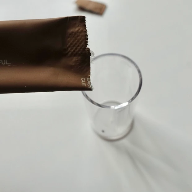 ENTROPY（エントロピー）ブリーチブロウ6回分 1分で簡単にセルフ眉脱色ができるキットの使い方