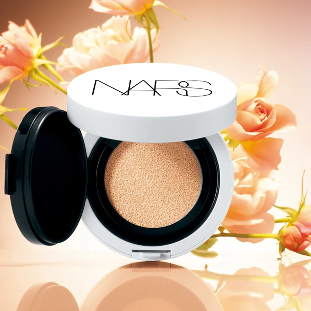 2位　NARS ライトリフレクティング セラムクッションファンデーション【MAQUIA年間ベストコスメ2025】