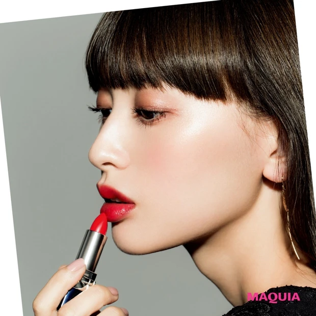 旬の“濃い色リップ”をもっと似合わせるには? 小悩みアンサー6