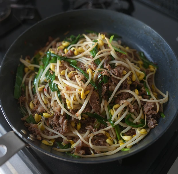 ももせ　レシピ　韓国料理　牛肉と豆もやしのプルコギ風炒め　作り方 3