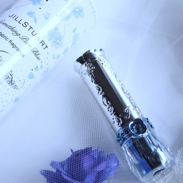 「ジルスチュアート サムシングピュアブルー マイリップス」