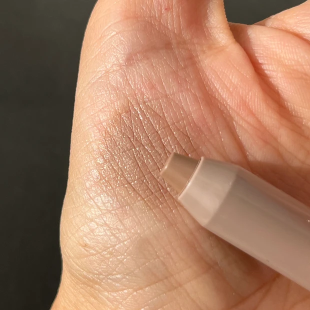 【セザンヌの蟹ミソ⁈】シェーディングペンで簡単に小顔が完成！新色２色をチェック！_4_2