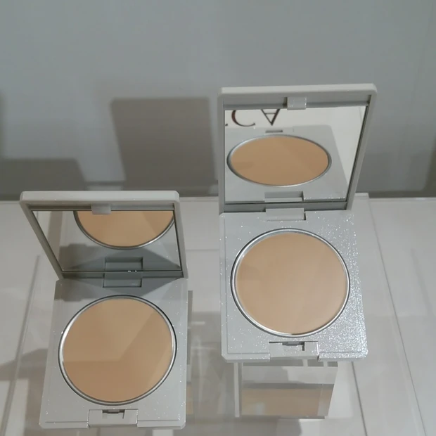 より今っぽく進化！ハイカバーなのにツヤやかな透明感♡CHICCAソリッドファンデがリニューアル！