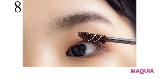 一重メイクの革命的HOW TO_8. まつ毛もすっと横に流す