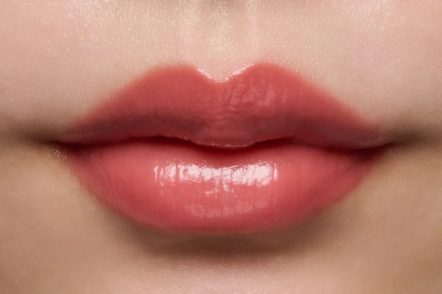 イエベ春　シャネル　リップ ル ルージュ デュオ ウルトラ トゥニュ 40　ライト ローズ　コーラルピンク スウォッチ