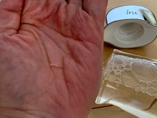 どんな肌質の人にもオススメ！！
お肌の水と一体化して潤いのバリアを作る化粧水♪_2