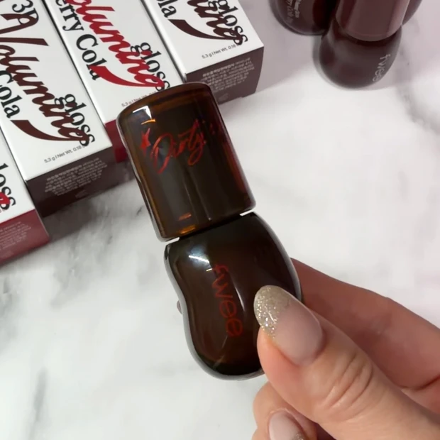 fwee(フィー) 3Dボリューミンググロス ダーティーコーラ30%