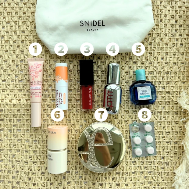 【32歳2児ママのリアルなポーチの中身】基本的に化粧直しはしませんが、これだけは！というものを厳選しています！アラサーのリアルなポーチの中身の紹介です✩︎_2