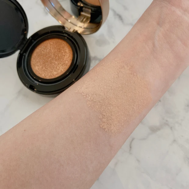 【人気の理由が判明👀】ローラ メルシエのクッションファンデで1日中パーフェクトなお肌に✨“自分だけ”の特別仕様にする裏技も😍_2_2