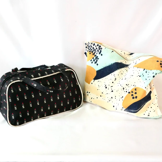 トラベルポーチ　ポーチ