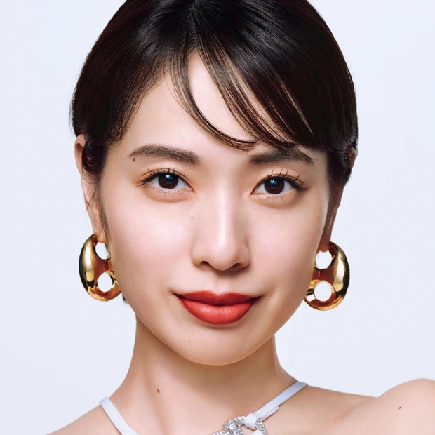 【戸田恵梨香さん】25年10月号の表紙メイクで使ったコスメはこれ！