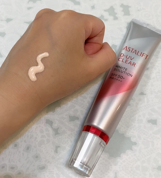 アスタリフト D-UVクリア ホワイトソリューション テクスチャー①