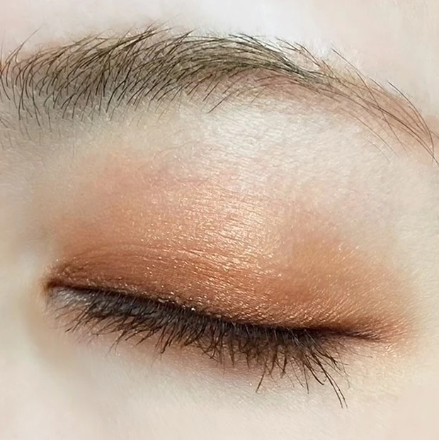 【SUQQU シグニチャーカラーアイズ】02 陽香色
オレンジの使い分けをメイク画像付きでご紹介します!_3_2