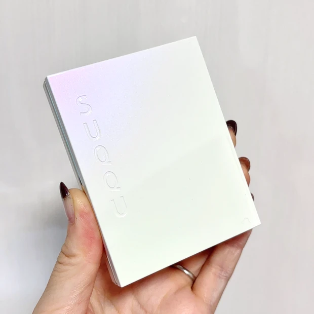 シグニチャー カラー アイズ 150 光飾 –HIKARIKAZARIのアップ写真