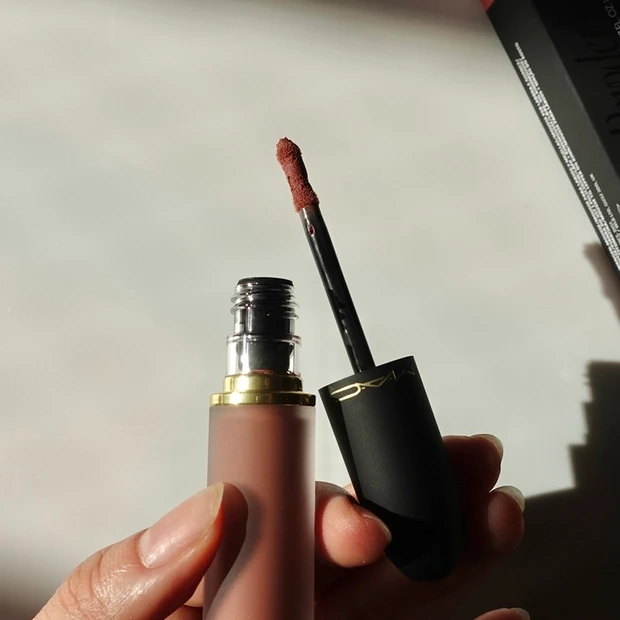 M･A･Cパウダー キス リップ + チーク ムース 951ハビット