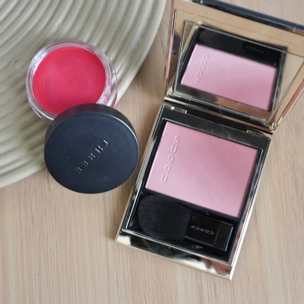 MAQUIA11月号掲載 鈴木えみさんのAIベースメイクに使用したチーク