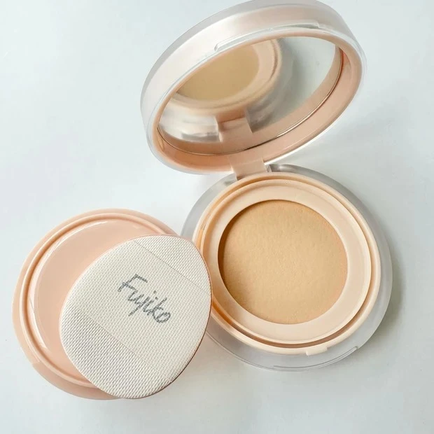 化粧直しにおすすめのアイテム フジコ お直しパクト