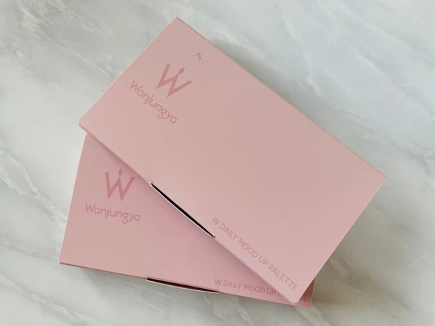 TWICEをはじめとする韓国アイドルの専属メイクを担当するウォン・ジョンヨ先生プロデュース【Wonjungyo(ウォンジョンヨ)】から本日、10月14日にコスメ達が新発売されました♡スウォッチ・動画、早速徹底レビューしてみました！_12_2