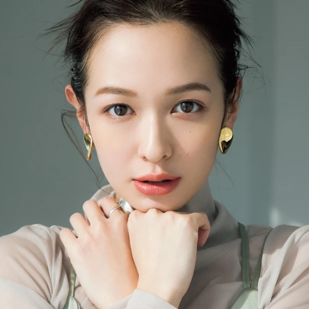 新時代の美人メイクはコレ! 春リップは“サーモンオレンジ”でときめきを♡…