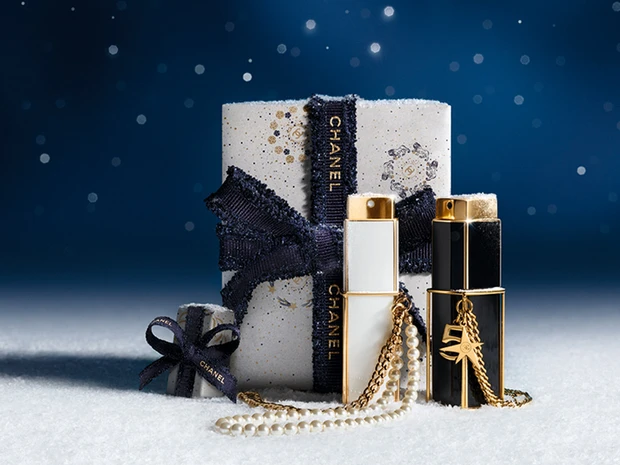 「シャネル」華やかなデザインのパース スプレイ2種が登場！ 特別な香りをいつでも手元に【クリスマスコフレ2025】