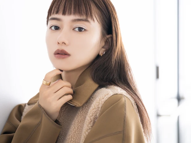 この秋、ハズせないブラウンリップ。どれを選べば?【山本舞香×北原果】高発色でシアーな質感が正解!_2
