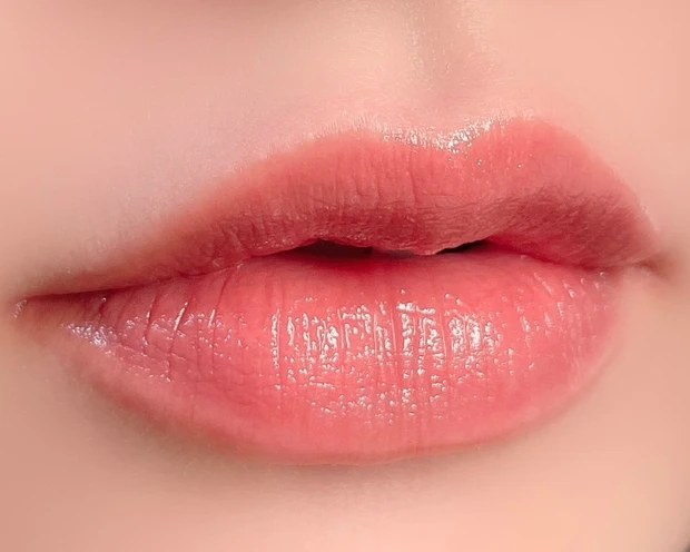 Laka(ラカ)ボンディング グロウ リップスティック 203 マーク 塗布 韓国コスメ