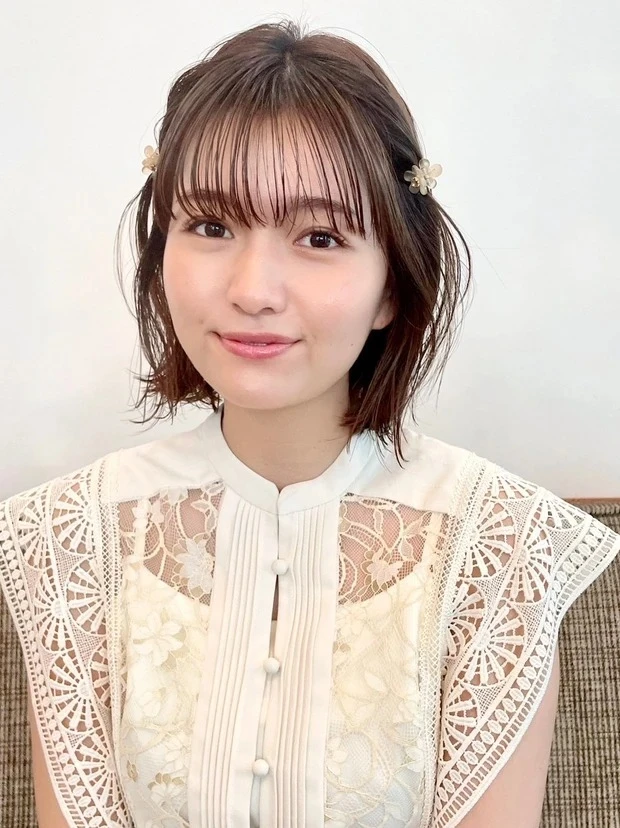 ボブ ヘアアレンジ 【簡単アレンジ】シースルーバング×ミニクリップでボブをアップデート!