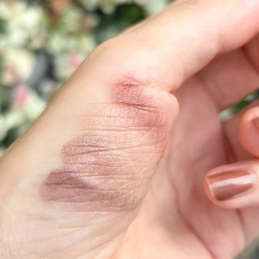 8/22発売！シャネルの限定アイシャドウ「レ キャトル オンブル ブトン」イエベ秋の一推しカラーはこれ_4