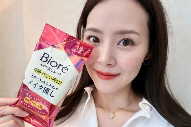 【軽く抑えるだけでパウダーをはたいたかのようにメイク直しができる魔法のシート】Biore メイク直しシート_4