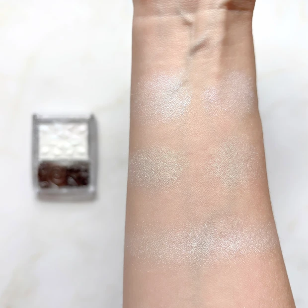 セザンヌ新作ハイライト SP3 スノーファンタジーを腕に塗ったスウォッチ画像