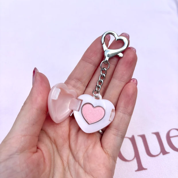 日本初デイジークフラッグシップストアのノベルティ、キーリング