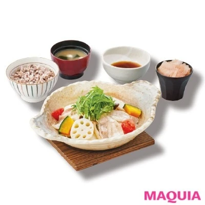 【食べ痩せダイエット】大戸屋の「野菜と豚の蒸し鍋定食」は、栄養バランスにこだわったヘルシーメニュー。