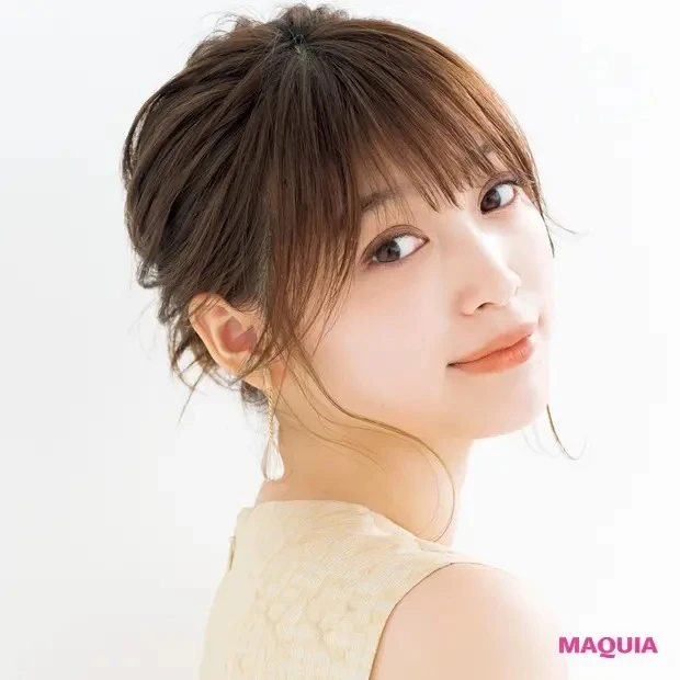 ラフ&タイトにまとめてふくらみレスなシニヨン