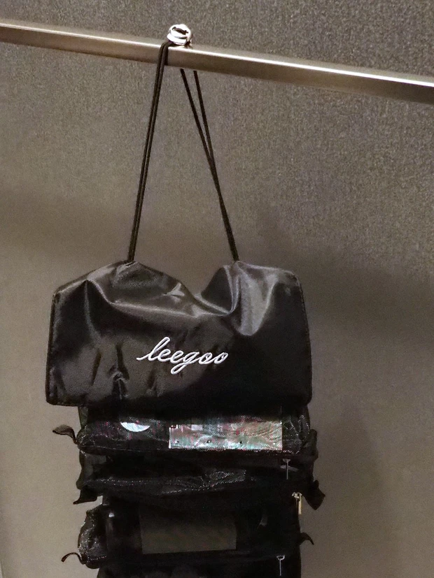 ポーチを吊るした状態