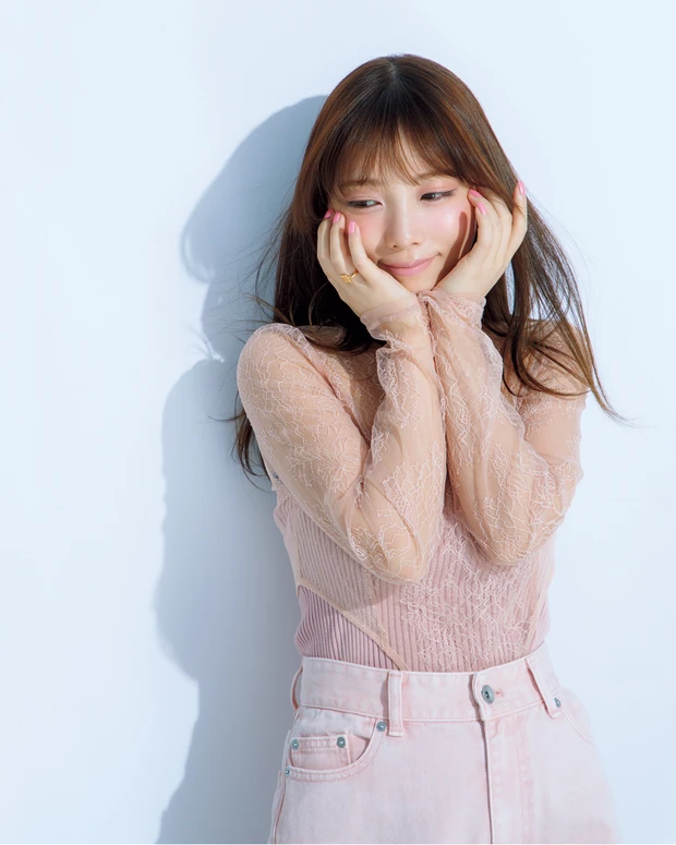 他のパーツもピンクのワントーンで揃え、とびきりピュアな印象に♡