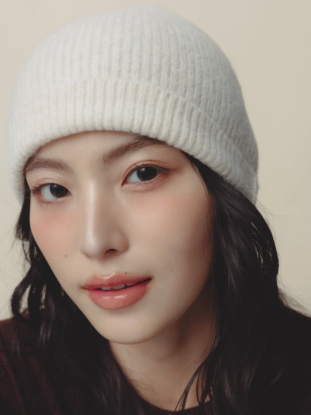 ユニクロ　UNIQLO　カーディガン　ブラウン　血色チーク　やり方