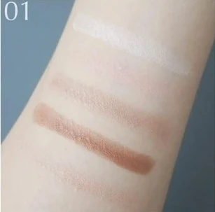 【おすすめベージュアイシャドウ①】ジルスチュアート ブルームクチュール アイズ 01、06_ジルスチュアート ブルームクチュール アイズ 01のスウォッチ