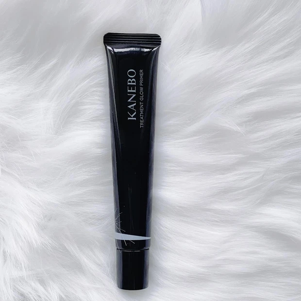 肌に半透明のうるみ膜で生肌仕上げ。感動のパウダーファンデーション！KANEBO メルティフィール ウェア_4_1