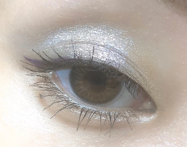 【日本限定カラー】MISSHA \グリッタープリズムシャドウ/ ニュアンス系ラベンダープリズムで作る大人グリッターEYE☆_5_1