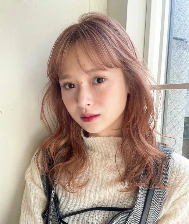ミディアム ヘア 髪型 ヘアスタイル 前髪あり ヘアカラー