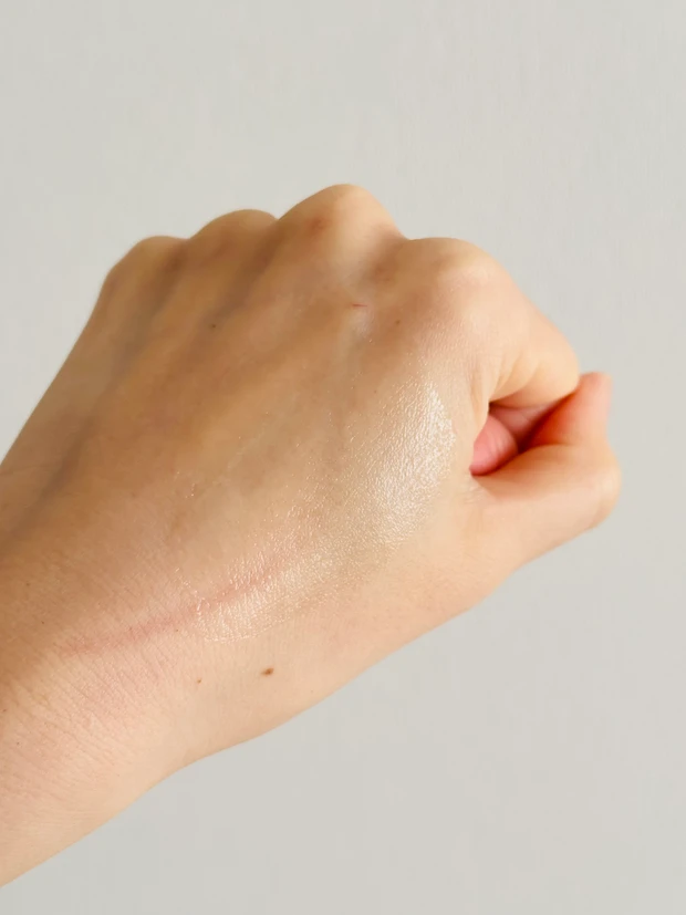 アリィーのUVヘアカラーロックバームのテクスチャー