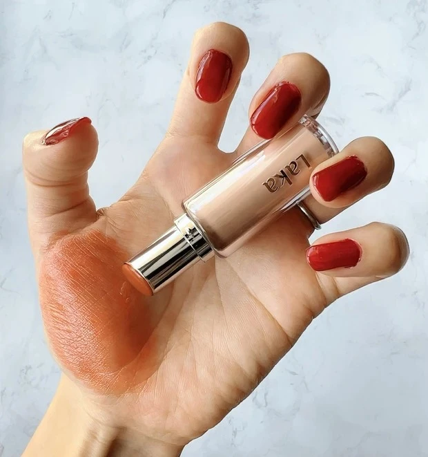 Laka ボンディンググロウリップスティック 209 ニアー