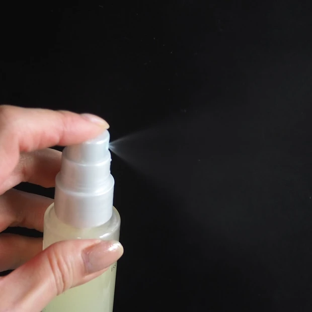 「エッセンスインオイルミスト」の噴霧状態