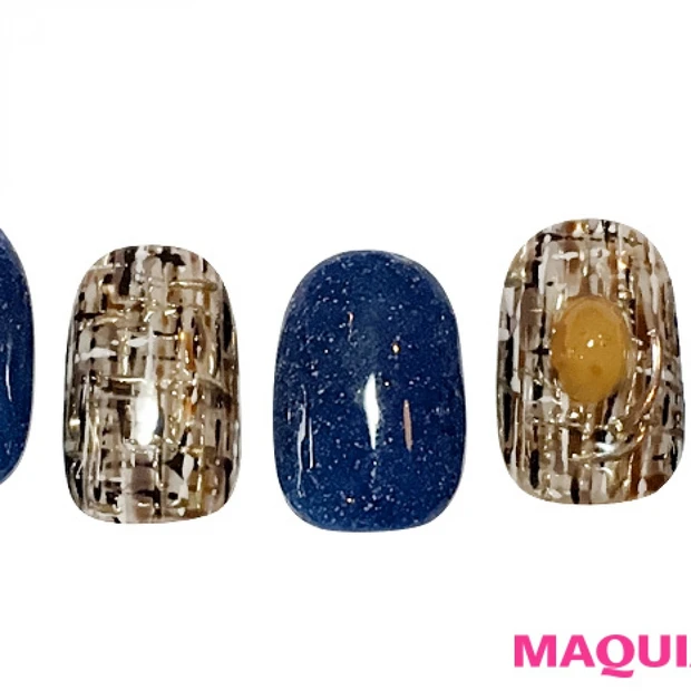 深い秋色を楽しむ、リッチでシックな「ツイード」ネイル