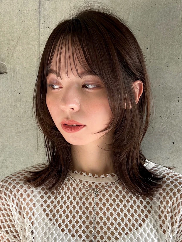 ヘアカタログ ミディアム ミディアムヘア 前髪あり サイド