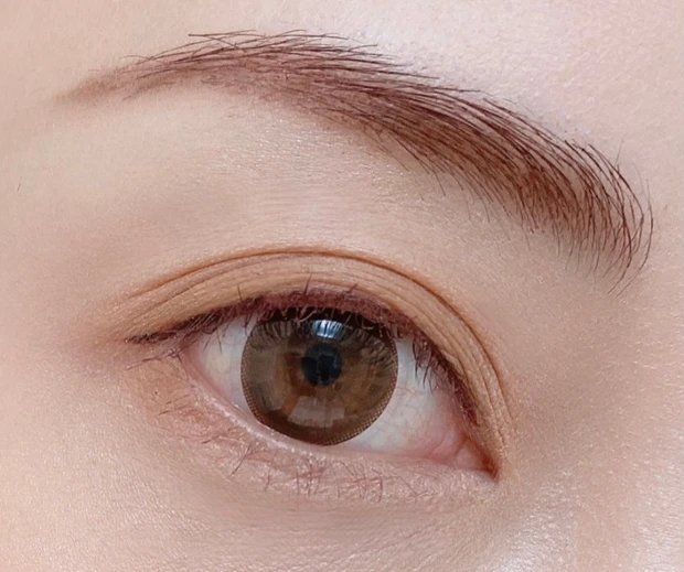 【2021秋コスメ】アンプリチュード コンスピキュアス ダブルアイズ&アイブロウ カラーマスカラで、"大人カラフル"な秋を纏う《アイメイク画像付き》_8_1