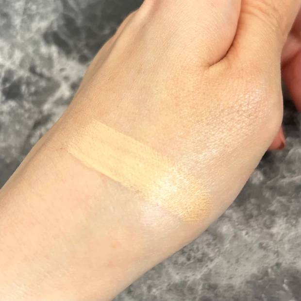 カネボウ デザイニングカラーリクイド スウォッチ