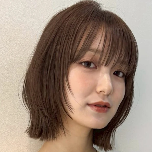 【40代に似合うボブ】くびれシルエットで横顔美人に！ 小顔印象も叶うレイ…